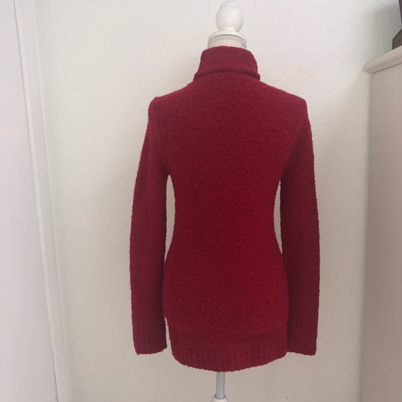 Long Sleeved Turtleneck - Picture 4 of 5